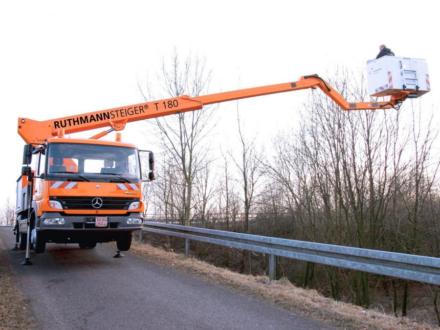  Mercedes-Benz Atego 815 Lift Platform 2004 года  (фото 2 из 5)